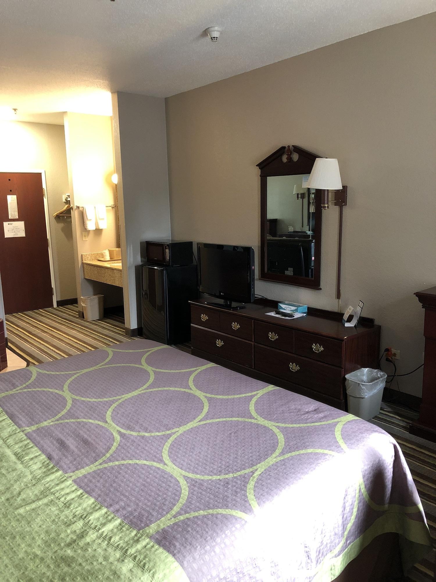 Super 8 By Wyndham Aurora/naperville Area Hotel Aurora