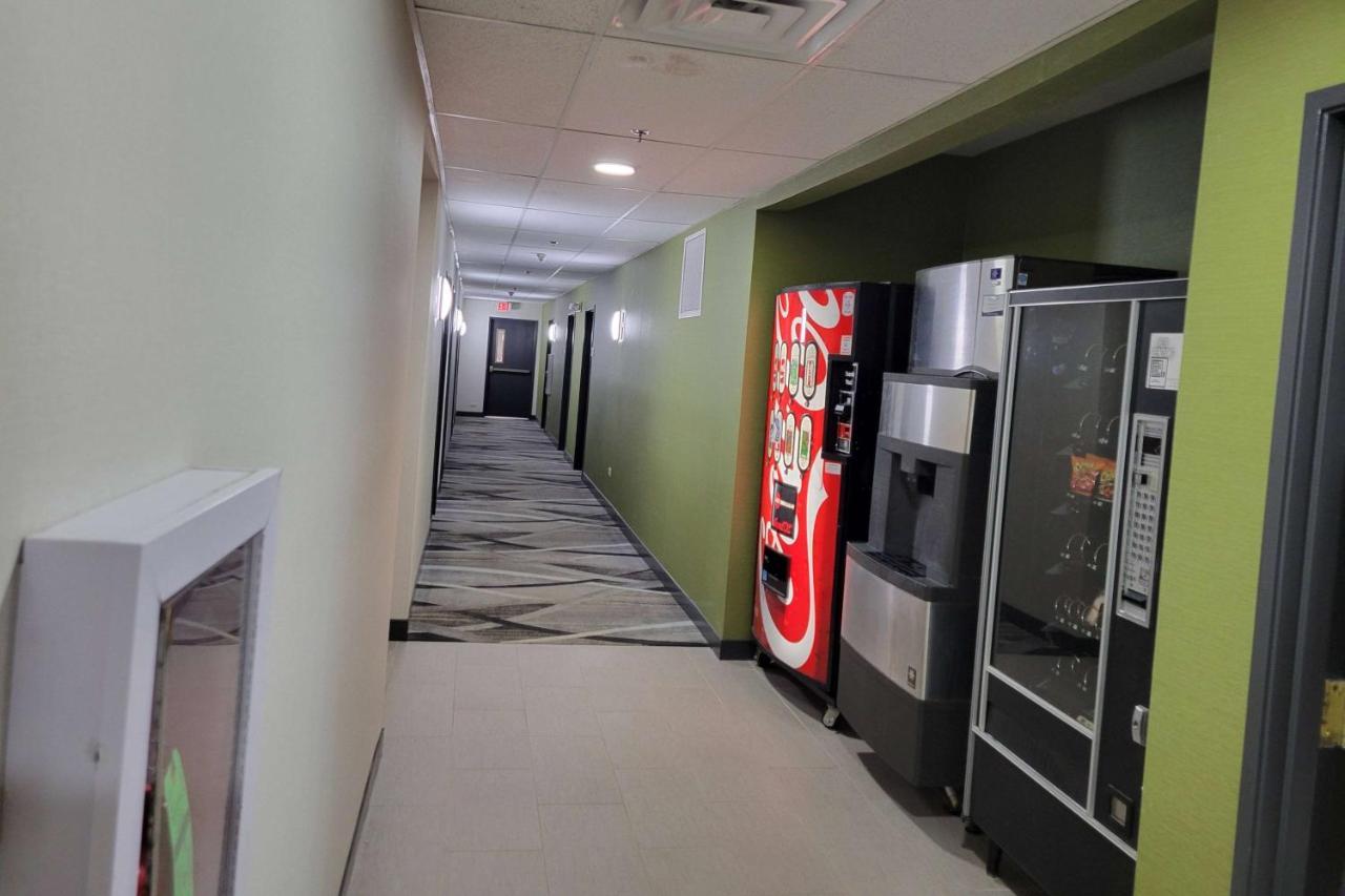 Hotel Super 8 By Wyndham Aurora/naperville Area Aurora