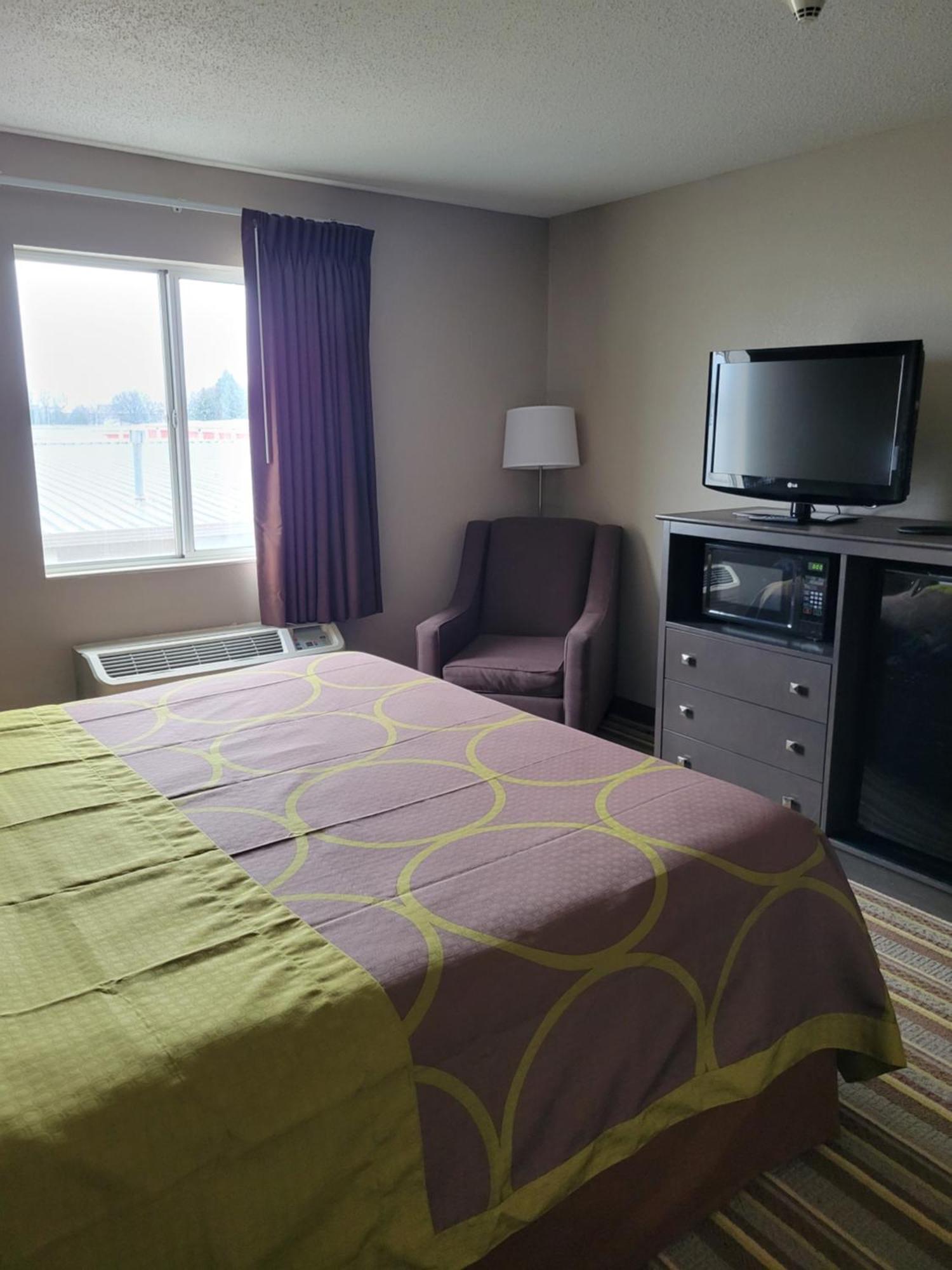 Super 8 By Wyndham Aurora/naperville Area 2* Aurora