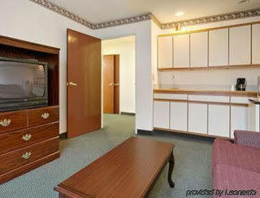 Super 8 By Wyndham Aurora/naperville Area 2*