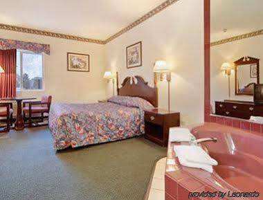 Super 8 By Wyndham Aurora/naperville Area